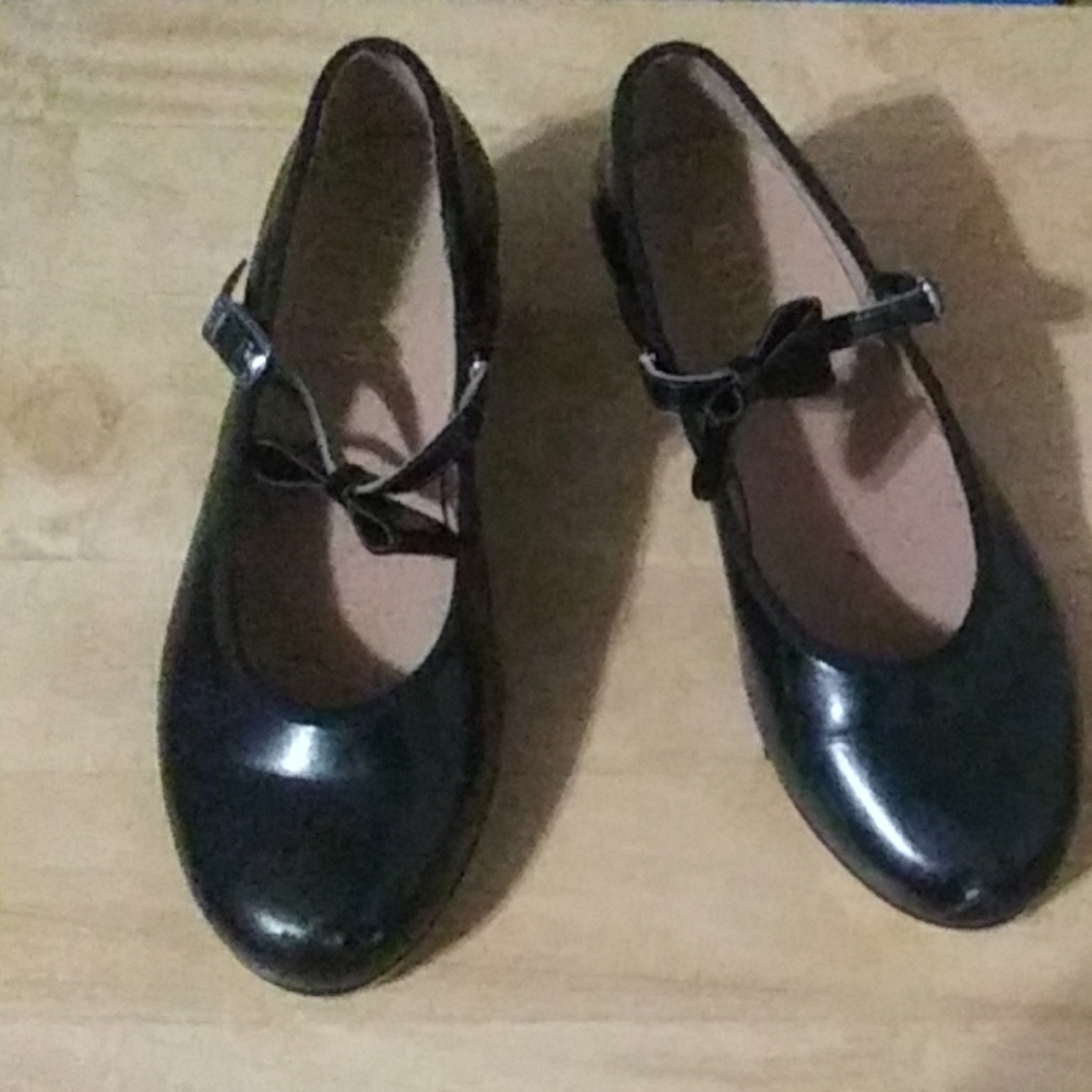 Girls tap shoes